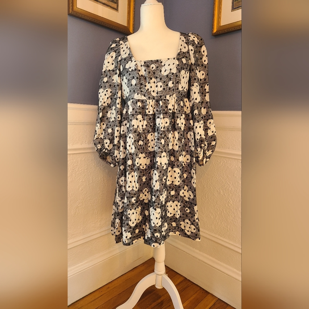 Anthropologie B&W floral, ballon sleeve babydoll dress with pockets, Size 6